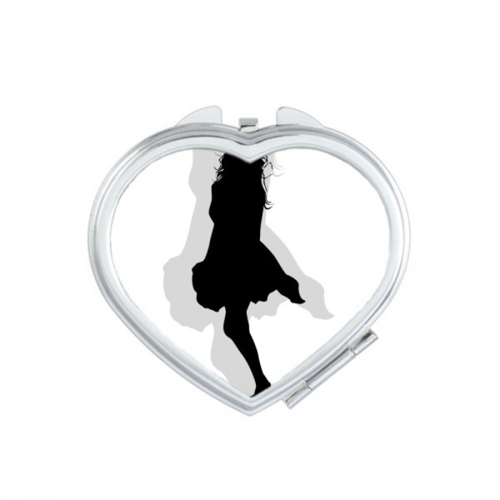 Miroir de poche à la main avec finitions soignées motif silhouette cœur