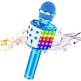 ♫.Sonido mágico con luces LED: el micrófono inalámbrico viene con cinco modos de sonido: sonido original, voz infantil, voz femenina, voz masculina y voz de anciano. Luces LED de colores integradas, que parpadean con la música y tu canto, para crear un ambiente de canto perfecto para festivales o fiestas.