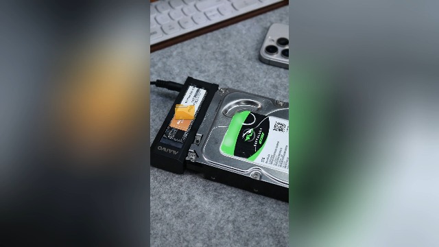 Amazon.com: MAIWO M.2 NVMe to 2.5'' 3.5'' Offline Clone Enclosure