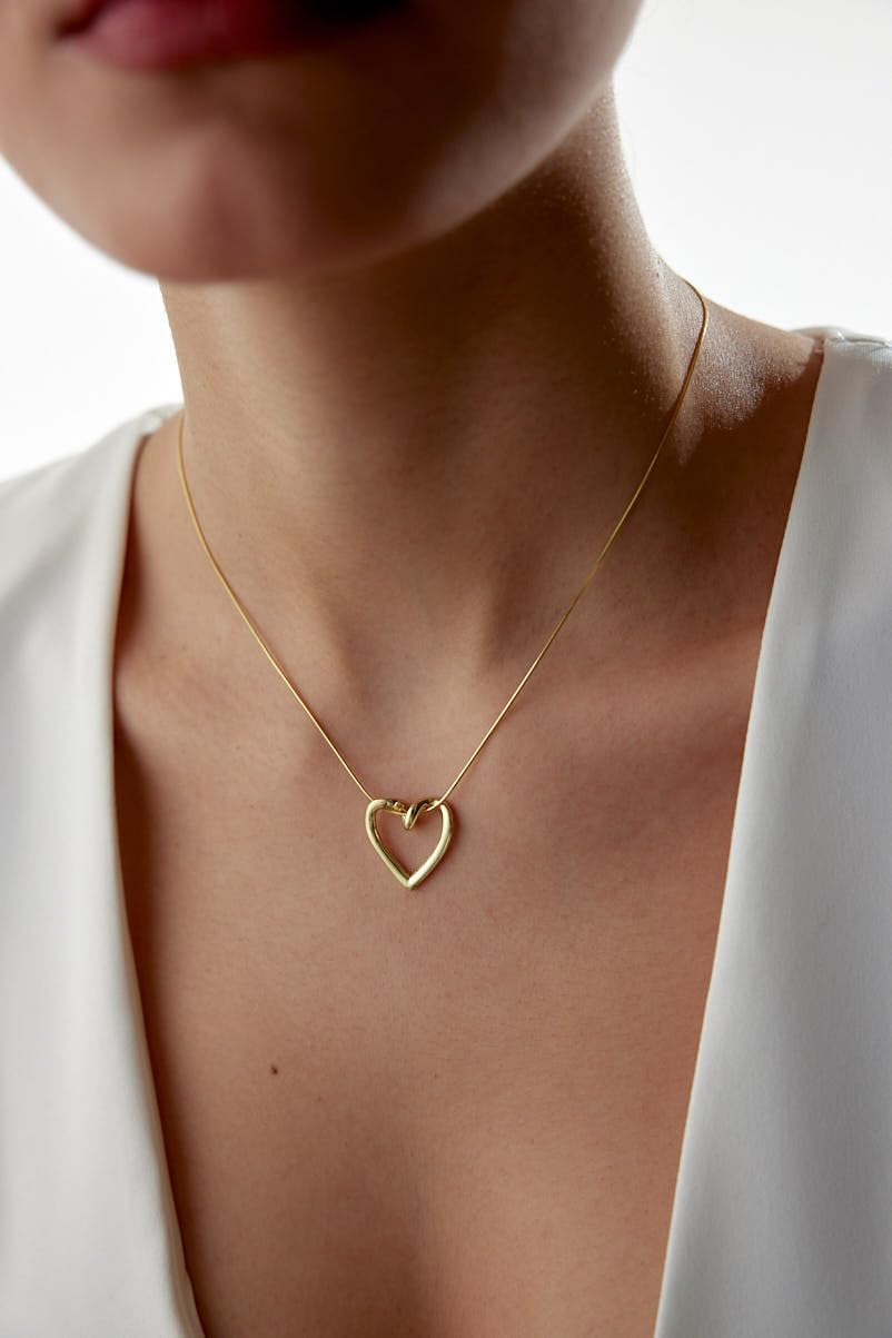 Love Knot Necklace, Heart Pendant on Snake Chain, Unique Love Inspired Necklace for Every Occasion. Promise Necklace and Perfect Gift for Valentine's Day!