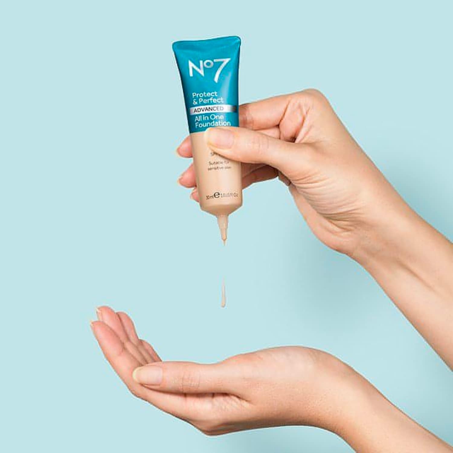 No7 Protect & Perfect Fond de teint tout-en-un SPF 50 Cool Ivory