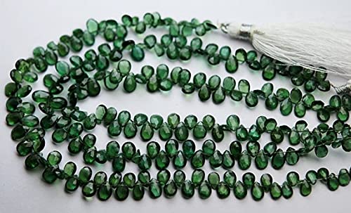 Apatite verte naturelle taillée en briolettes de haute précision pour joaillerie