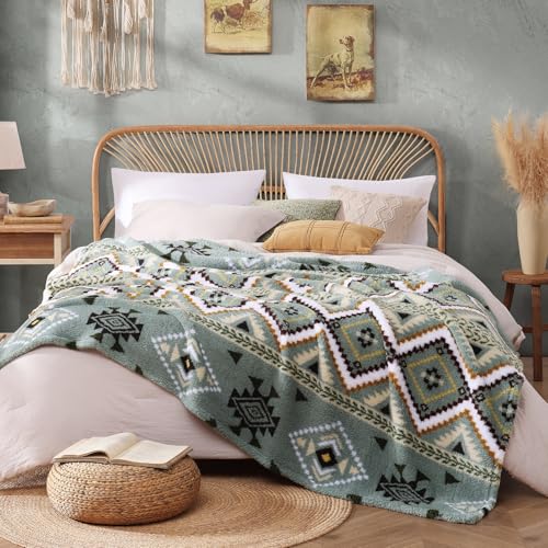 CASAAGUSTO Boho Sherpa Throw Blanket, Aztec,Ultra Soft, Warm, Cozy, Plush, Thick Fleece Throw Blanket for Couch, Bed, Sofa (Olive Green 50 * 60 Inch)