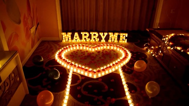 1038-Piece 'Be My Girlfriend' Light Up Proposal Set – LED Letter Sign, 24 Flameless Candles & 1000 Rose Petals For Valentine's Day Romantic Decor