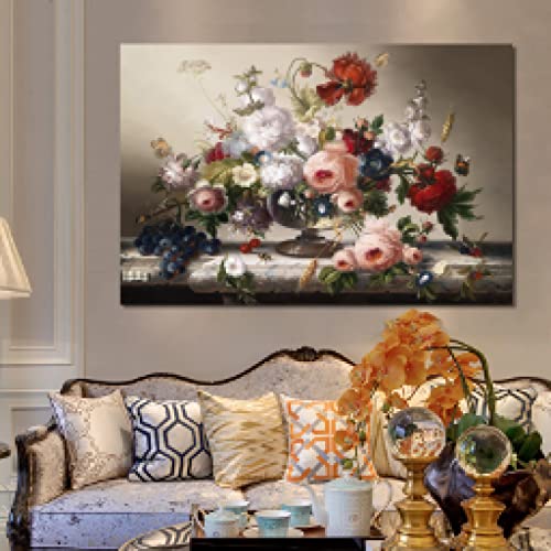 Affiches de nature morte vintage dans un salon chaleureux aux tons doux