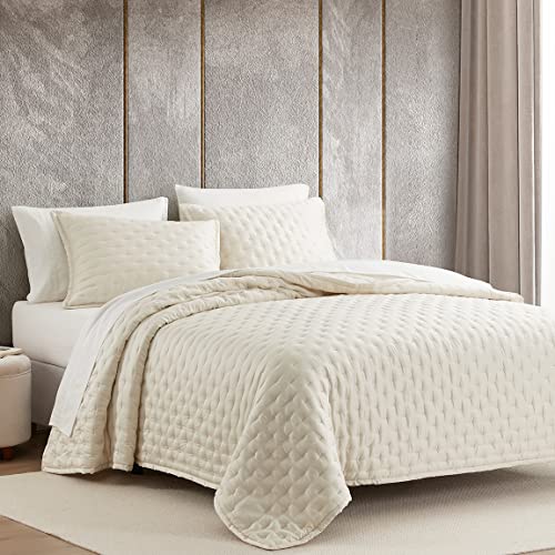 HiEnd Accents Lyocell - Edredón de satén, tamaño súper Queen, color marfil sólido, estilo clásico tradicional moderno, ropa de cama de lujo sedosa
