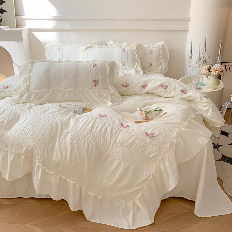 LinQton Chic Lotus Lace Duvet Cover Set French Embroidery Bedding Set,3/4 Piece French Princess Style Aesthetic Bedding for Romantic French Wedding,with Flat Sheet (Double 180x220cm 4PS,White)