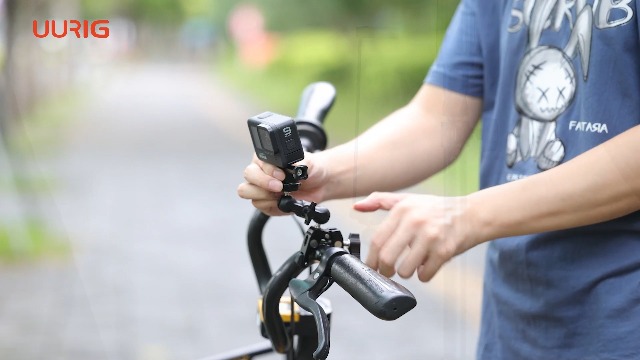 Amazon | スーパークランプ 360°回転 角度調整 自転車・バイク