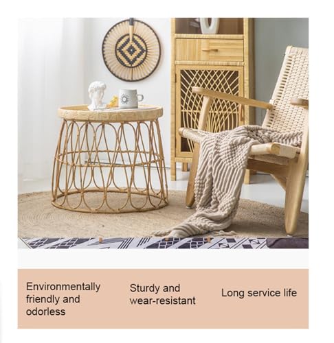Table basse ronde en rotin pour optimiser les petits salons encombrés