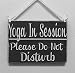 Produktbild PeteGray Yoga in Session Bitte Nicht stören 8 x 6 Namaste OM Entspannung Spa Rustikales Holz Schild Home Decor Holz Schilder und personalisierbar Art Wand Tür Schilder Home Accesory Geschenke