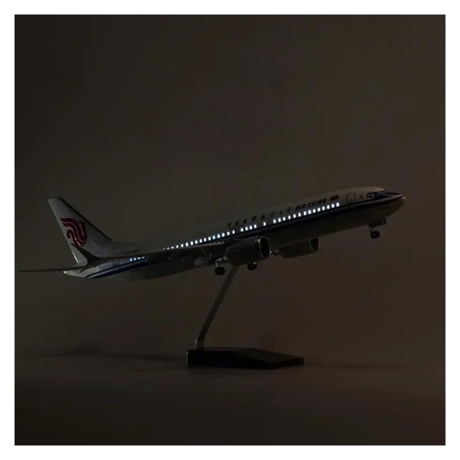 Odlewane zabawki samolotowe w skali 1/85 do samolotu 737MAX B737 samolot ze światłem i kołem odlewany żywiczny model samolotu wyświetlacz biurkowy modele samolotów do zbierania i wyświetlania (ze