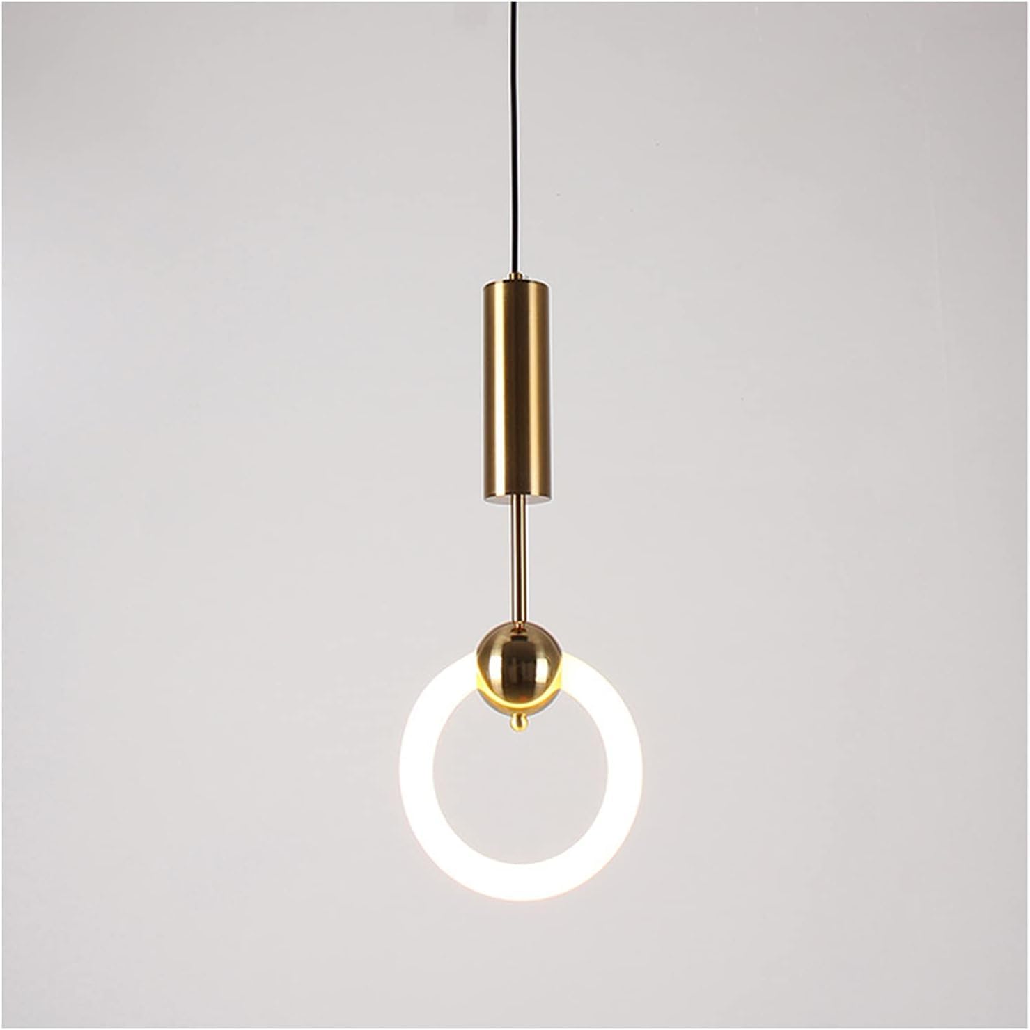 Lustre moderne à LED au design élégant et finition dorée chic