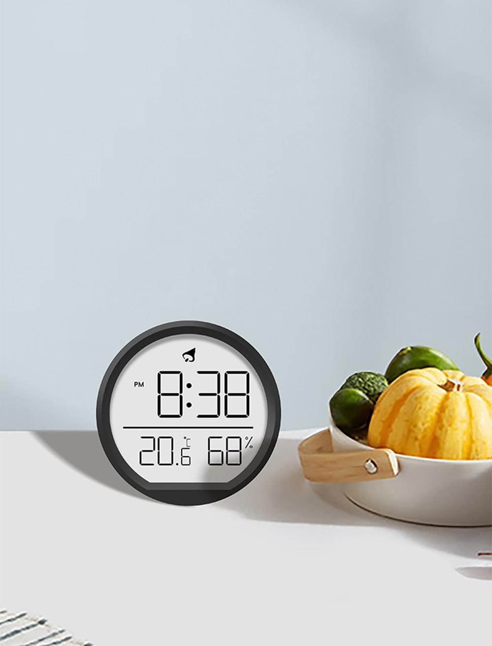 Reloj digital ThreeH con función de alarma y monitor de temperatura, diseño magnético/montable en pared para hogar y oficina, negro