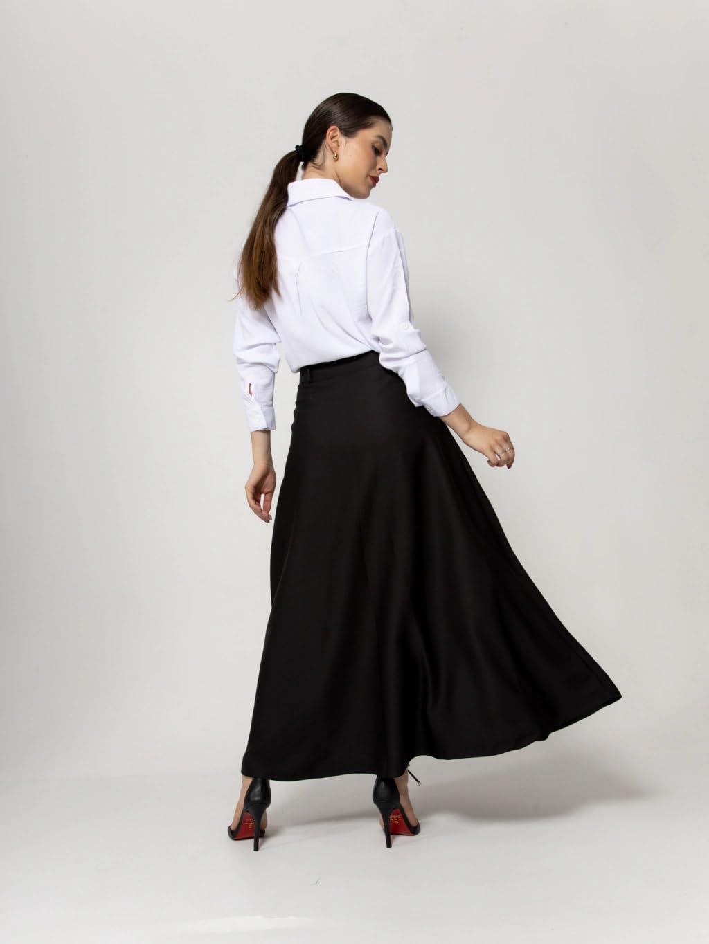 Saia longa feminina social com bolso evangélica ALFAIATARIA sai-007 em promoção! Veja a oferta e mais achadinhos de Saias 8 Hoje é o melhor dia para comprar Saia longa feminina social com bolso evangélica ALFAIATARIA sai-007 com aquele preço maroto! Promoção! Aproveite a oferta! 8