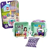 In der niedlichen Box im Stil eines Nähbeutels befindet sich die LEGO Friends Mini Modepuppe Emma, eine Vogelfigur in einer von vier zufälligen Farben und jede Menge Zubehör