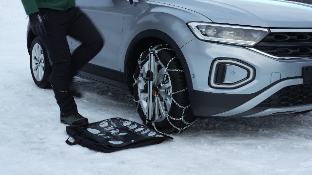 Amazon.fr : KÖNIG EASY-FIT SUV 250 - Chaînes à Neige, Set de 2