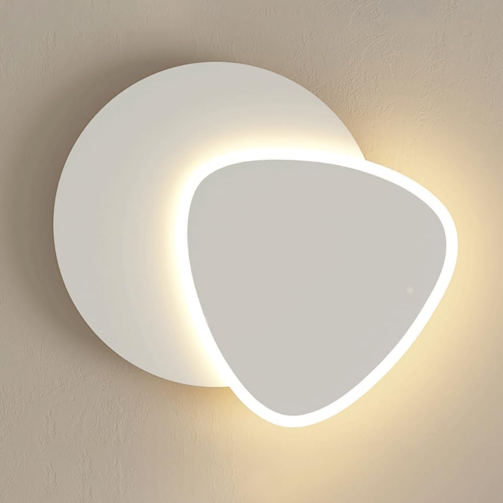NHPJFDC Modern Minimalist Geometric Wall Sconce, 10W White Metal LED Light, Nordic Bedside Lamp for Bedroom, Chic Decorative Lighting Fixture