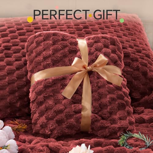 Image of BEDELITE Fluffy King Size Comforter Set - Burgundy Fleece Soft Comforter for King Size Bed, Luxury Warm Bedding Set for Winter, Fuzzy Bed Set 3 Pieces (1 Comforter, 2 Pillowcases)