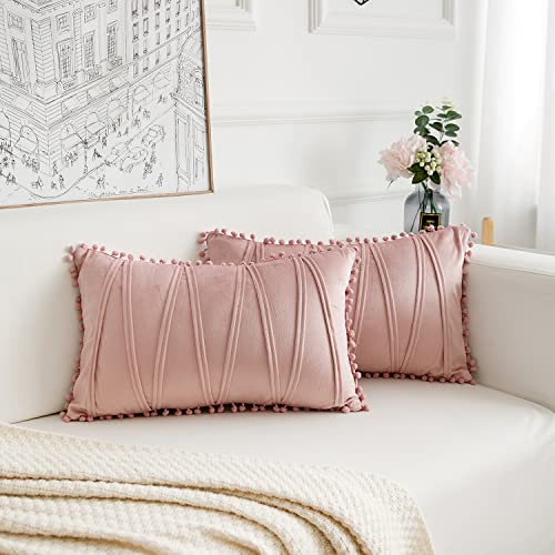 FabThing 2 Piezas Funda de Cojín Decorativa con Pompones Rayas Fundas de Almohada Rectángulo Terciopelo para Sofá Silla Cama Sala de Estar Dormitorio Coche Hogar 30x50cm Rosa