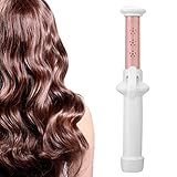 【CERAMIC TOURMALINE HAIR CURLER】 Die Keramikbeschichtung verhindert ein Überstylen durch gleichmäßige Wärmeverteilung. Die eingebaute Turmalinkeramik des Lockenwicklers kann selbst beim Erhitzen eine große Anzahl negativer Ionen produzieren, die Kräuselungen reduzieren und die Nagelhaut versiegeln, für glatteres und glänzenderes Haar.