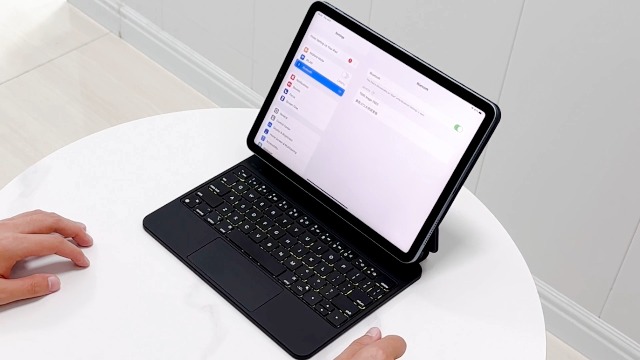 iPad本体 iPadPro11 & KeyboardFolio & AirPodsPro Amazon.com: Apple Smart Keyboard Folio: iPad Keyboard case