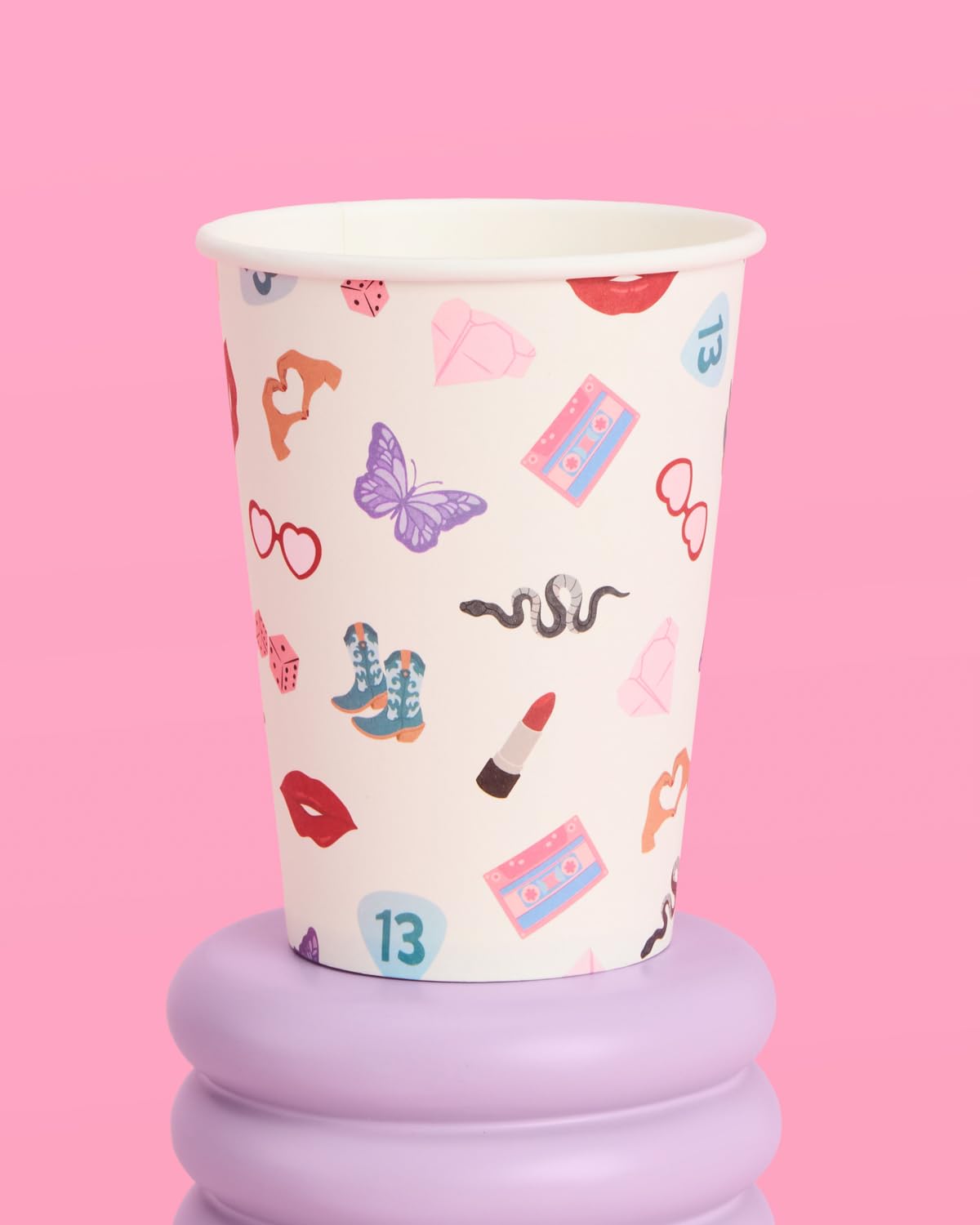 Xo, Fetti Era‘s Party Weiße Pappbecher 24 Stück – 340 Ml, Mit Bunten Symbolen, Für Konzerte, Junggesellinnenabschiede, Geburtstage