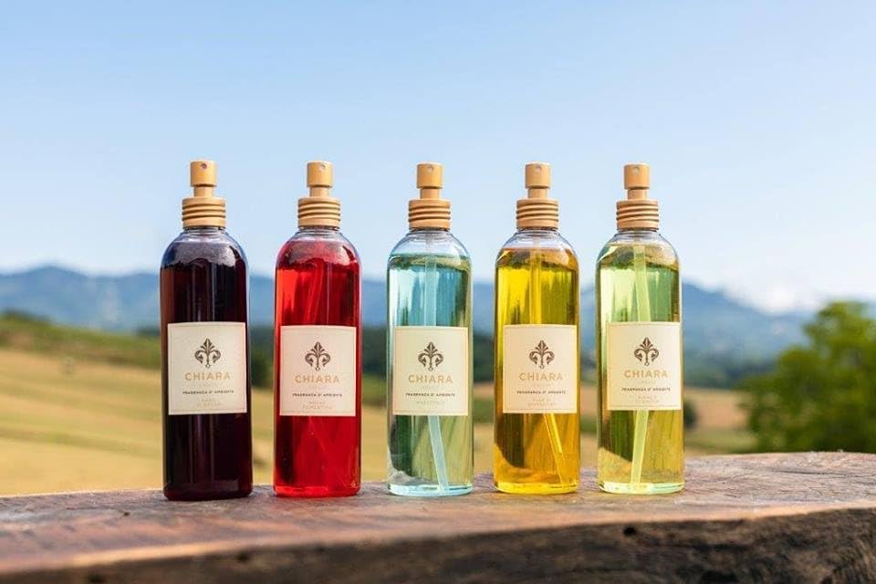 Chiara Firenze Fragranza Ambiente OUD 250 Ml Spray – Made In Italy Con Note Di Rosa, Zafferano, Sandalo E Patchouli, Per Salotto E Ingresso