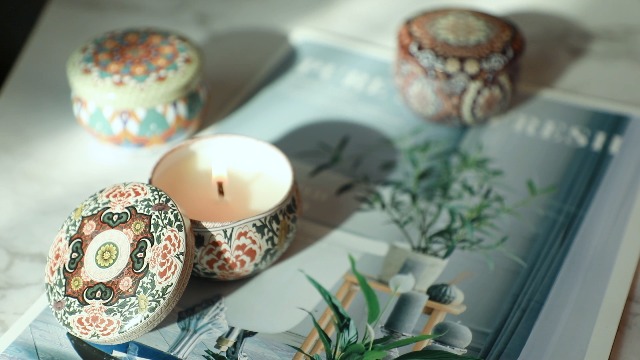 Candela Profumata con Vetro, Set Candele Profumate da 4 Pezzi Per Donna, Set Candele Profumate con Cera di Soia Naturale e Olio Essenziale, Natale