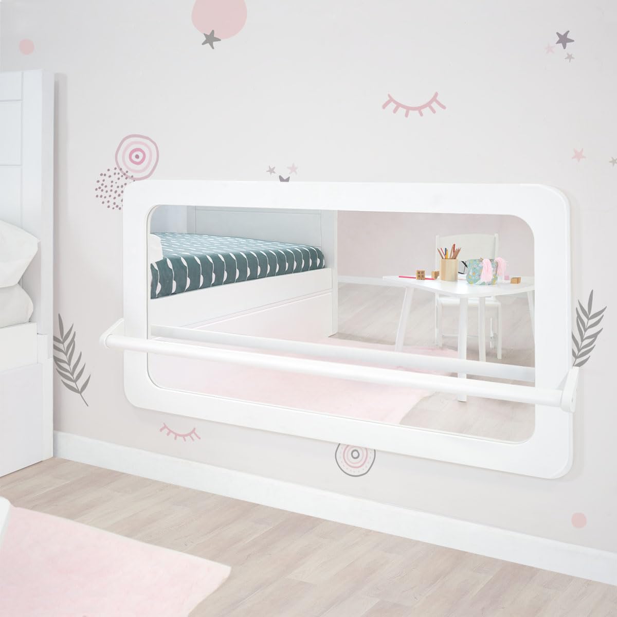 Bainba Espejo Montessori con Barra Blanco para Bebé | Cristal Irrompible de Seguridad | Evolutivo con 3 Alturas Ajustables | para Bebes y niños | 112 x 60 cm | Hecho en España | Fijación en la Pared