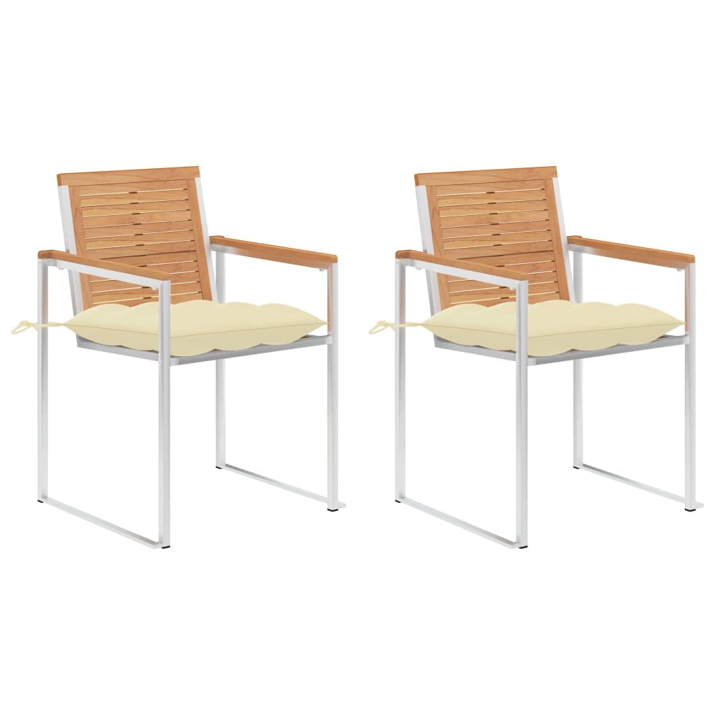 Chaises de terrasse en teck et coussins pour vos repas extérieurs en famille