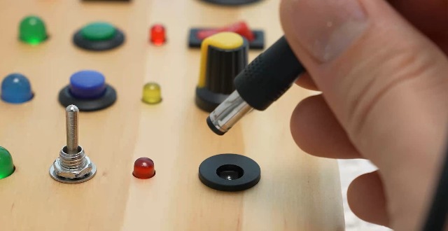 Amazon.co.jp: 2歳 誕生日プレゼントビジーボードスイッチボード知育