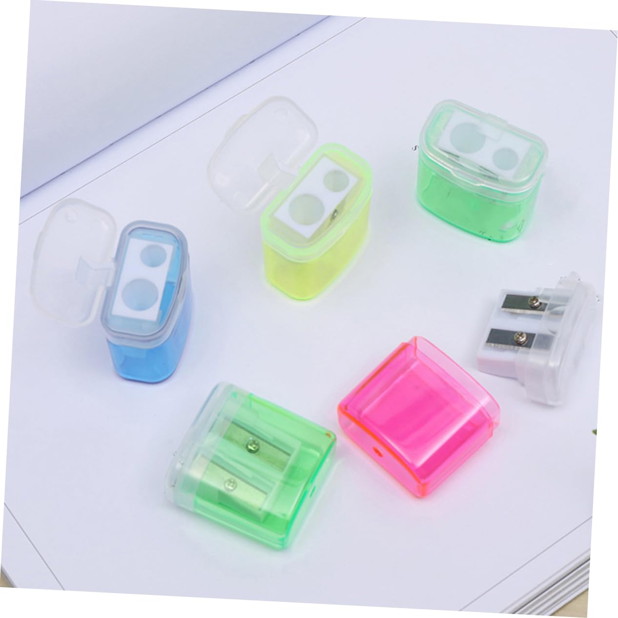 NUOBESTY Taille-crayons Ménager 48 Pièces Double Trou Couvercle, en Plastique Léger et Design Créatif pour Bureau et École