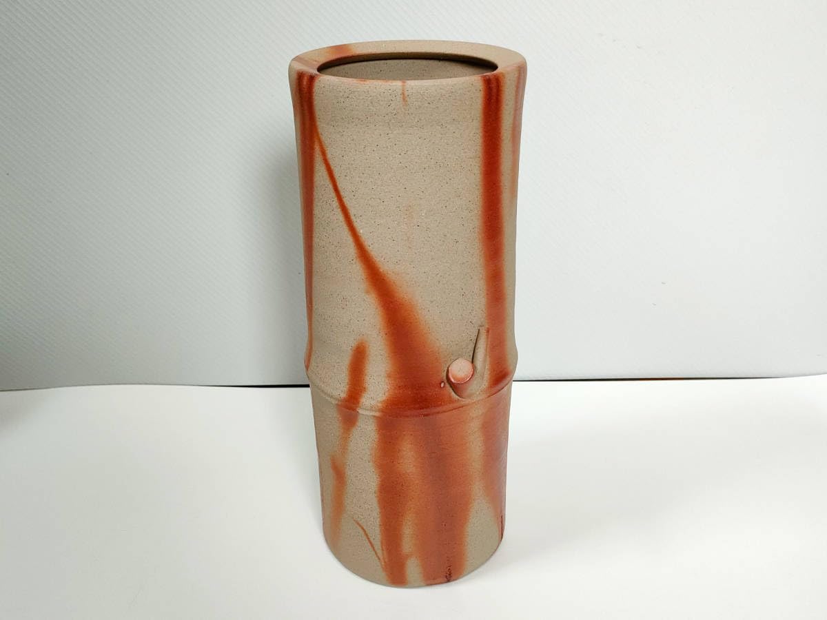 Bizen Ware Munehide Yamamoto Bishu Kiln with Bamboo Shaped Flowers