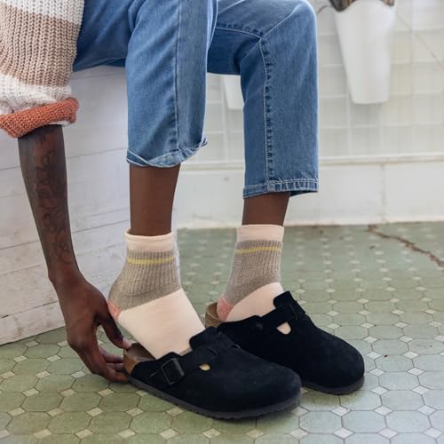 Darn Tough Vermont Women's Shorty Heavyweight with Full Cushion (6117)3