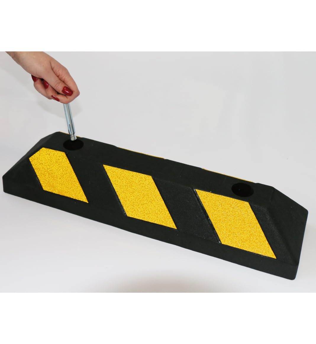 AUA SIGNALETIQUE - Butée De Roues pour Garage Parking Jaune/Noir en Composites Recyclés (Pack de 2) avec Fixations Fournies