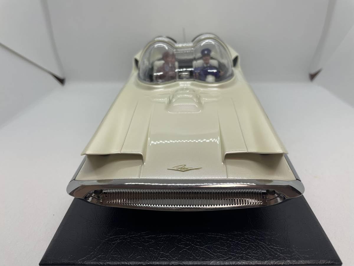 HRN 1/18 リンカーン FUTURA CONCEPT 1955 ホワイト 1955 Lincoln Futura Pearlescent White 1:18 Minichamps