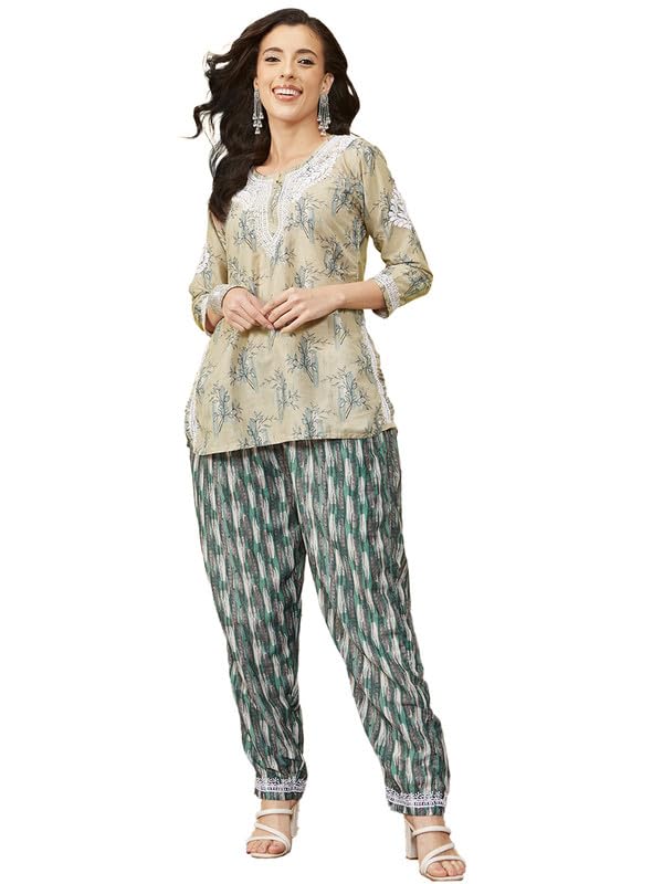 Image of Ada Hand Embroidered Lucknowi Chikankari Muslin Kurta Set for Women A811267