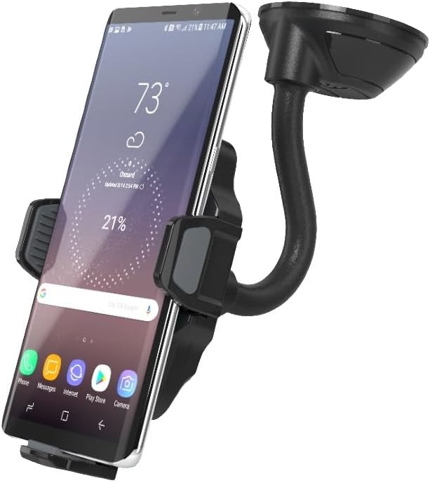 Смартфон SCOSCHE StuckUp орноткучуна орнотулуп, кубатталып жатканын көрсөтүп турат