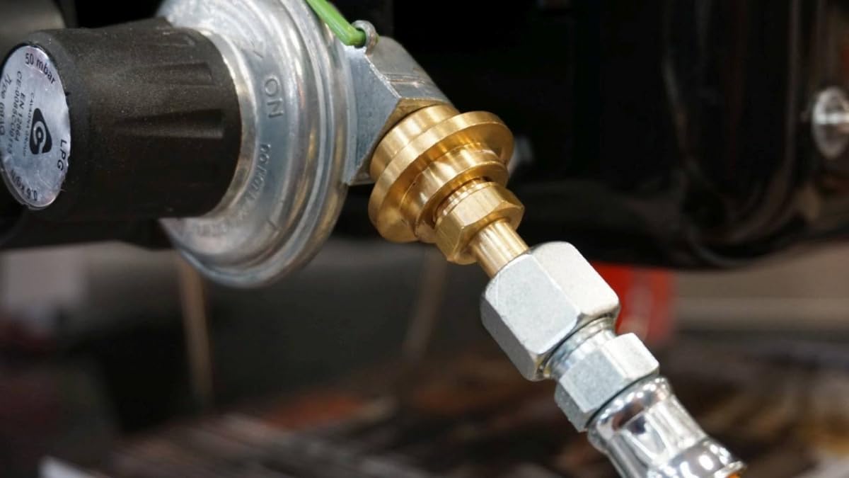 Bluecraft Umrüstset von Schraub Gas Kartusche auf Gasflasche für Gasgrills mit EN417 Schraubkartuschenanschluss Gasdruckminderer 50 mbar Gasschlauch 100cm