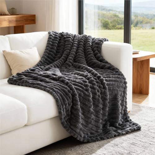 BEDSURE Kuscheldecke Flauschig - Wolldecke & Fleecedecke, Sofadecke, Weiche Warme Grobe Korddecke für Zimmer Deko, Wohn- & Kuscheldecken, Tagesdecke, Dunkelgrau, 150 x 200 cm
