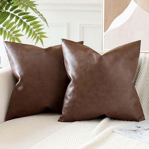 JOTOM Lot de 2 Marron Faux Cuir Patchwork Housse de Coussin Moderne 45 x 45 cm Boho Farmhouse Décorative Taie d'oreiller pour Canapé Salon Lit (Marron)