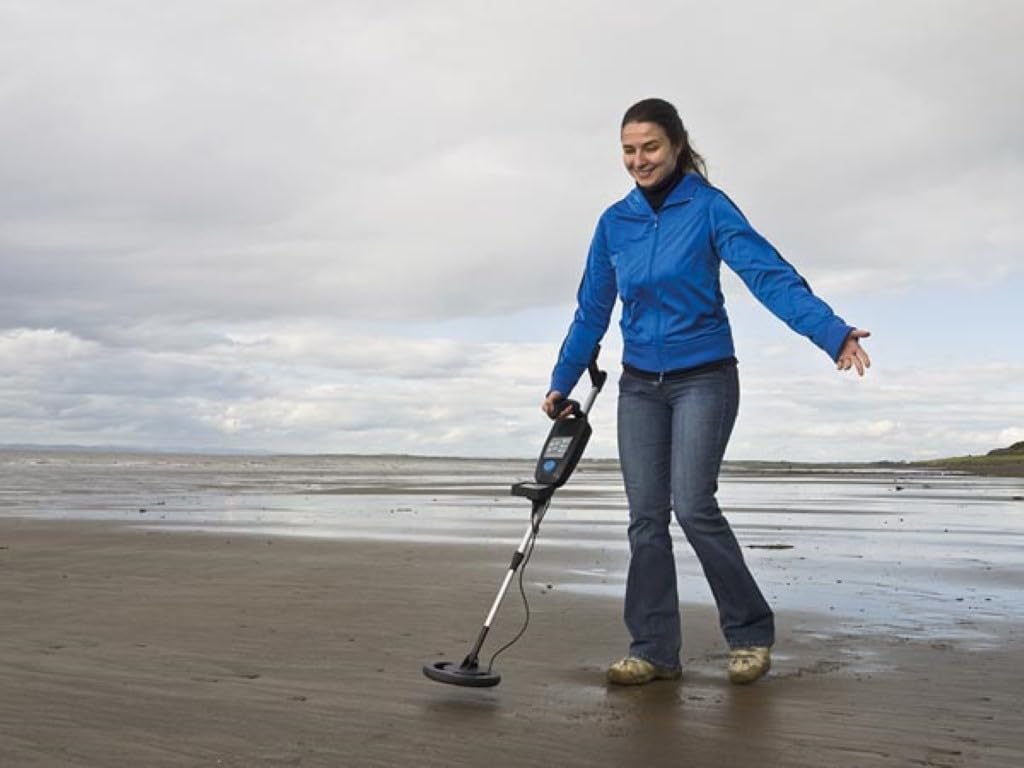 Velleman Détecteur de métaux avec Bobine de Recherche étanche de 22 cm, Profondeur de détection Jusqu’à 27 cm, écran LCD, sensibilité et Discrimination réglables, Prise Casque, pour Plage et Jardin