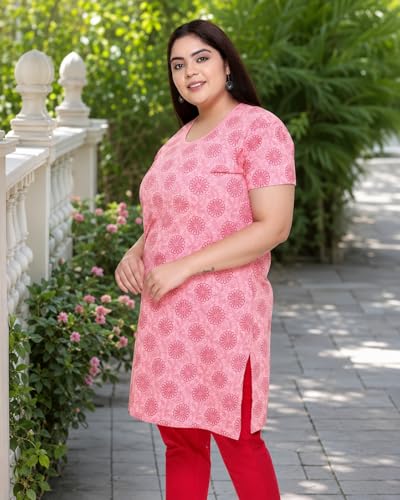 Image of In Love Women's All-Over Printed Cotton Plus Size Longline T-Shirt with Pockets