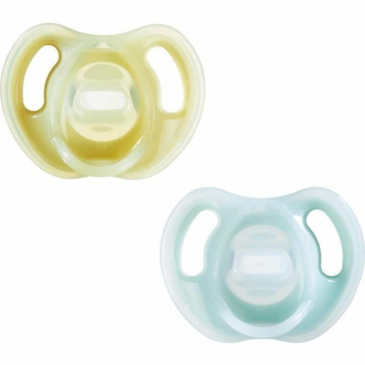 Tommee Tippee Ultra-Light Dummies, 6-18 Months, 2 Pack of one Piece Silicone, BPA Free Dummies