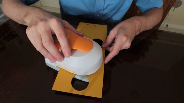 Best Flower Punch for Crafting? | Fiskars Pretty Scallops Punch