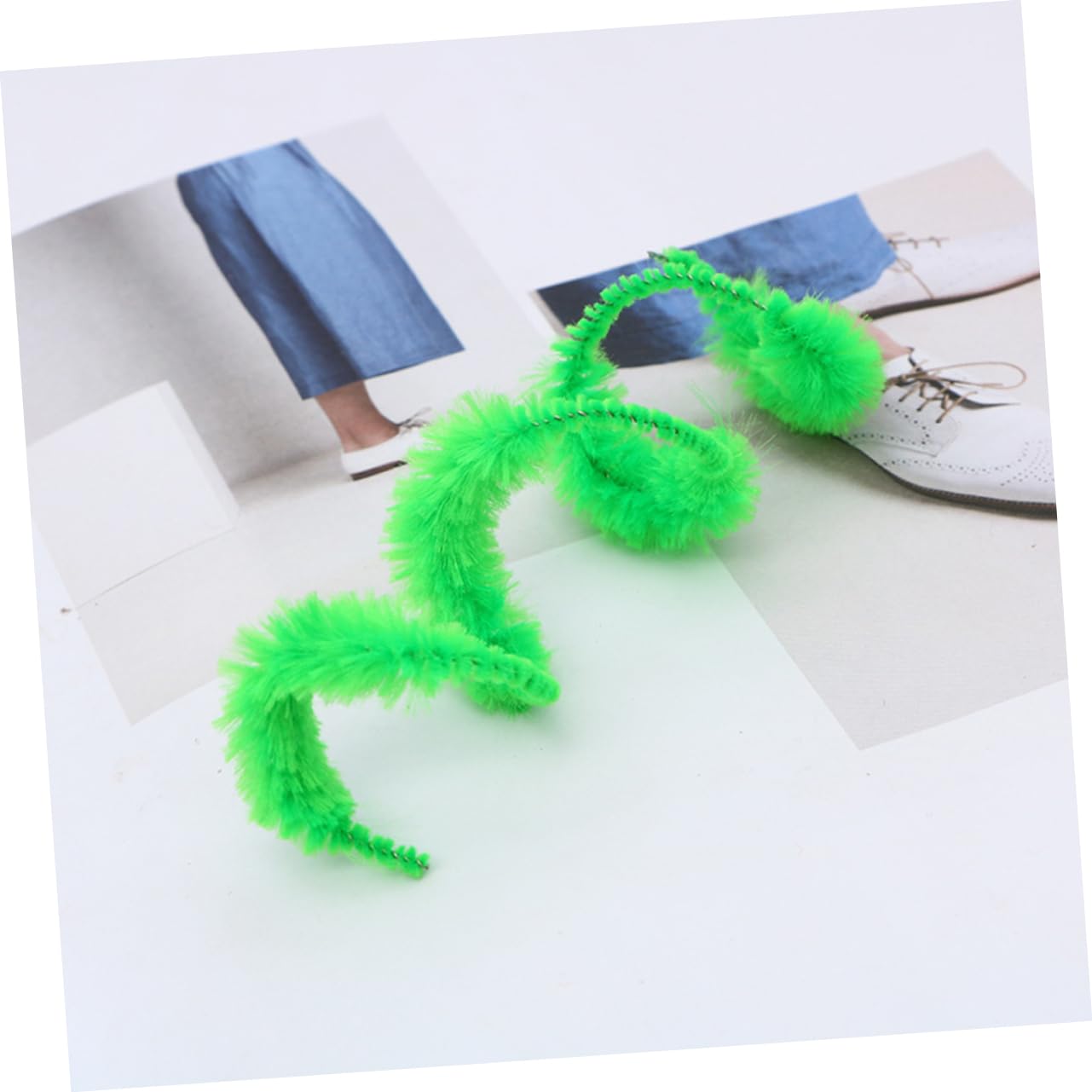 Holibanna 100PC Wavy Hair Twisted Sticks for Handmade DIY Crafts Educational for Kindergarten Creative Metal Silk Art Supplies for Imaginative Projects and Animal Tails