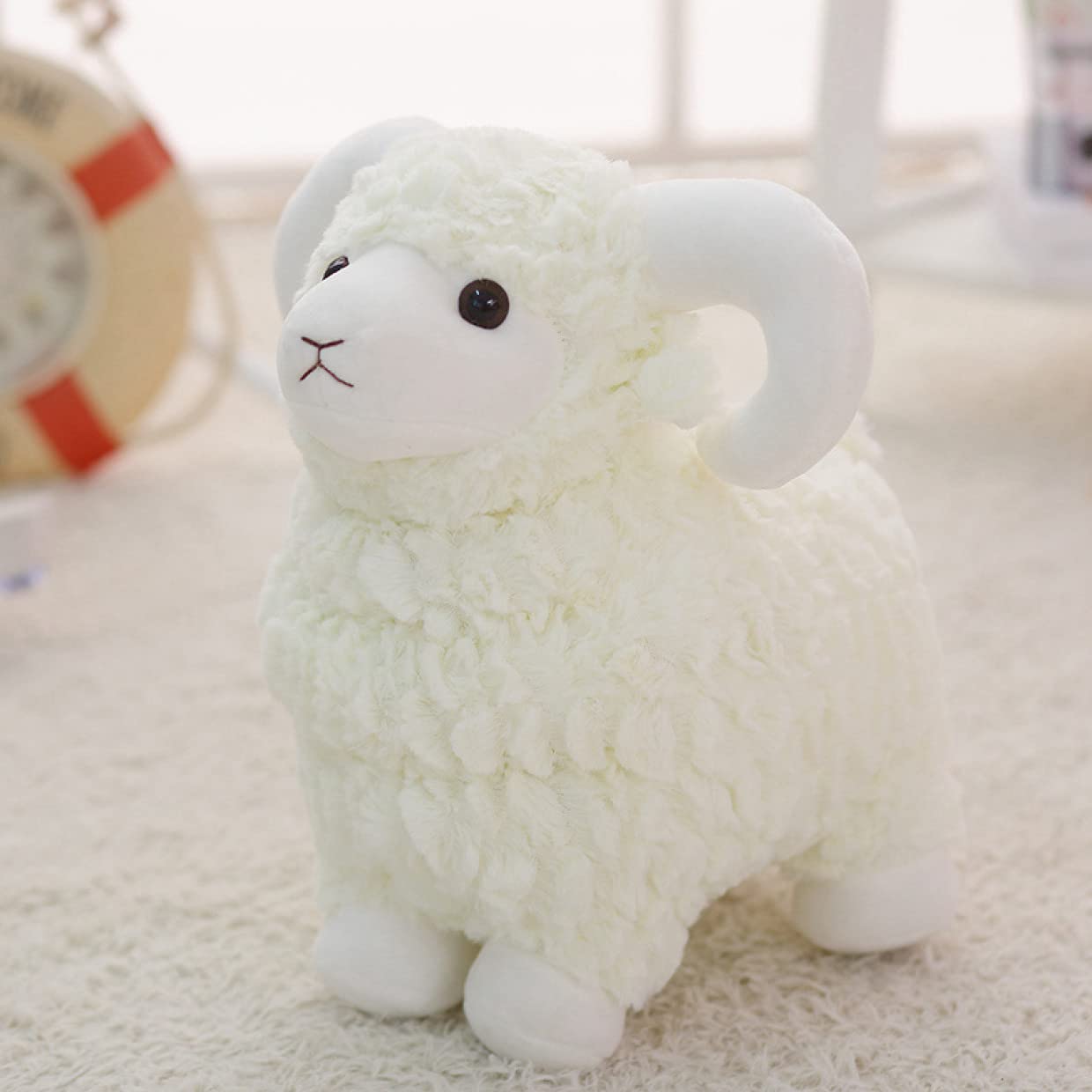 かわいい白いヒツジのぬいぐるみ--タケ様 かわいい白いヒツジのぬいぐるみ--タケ様