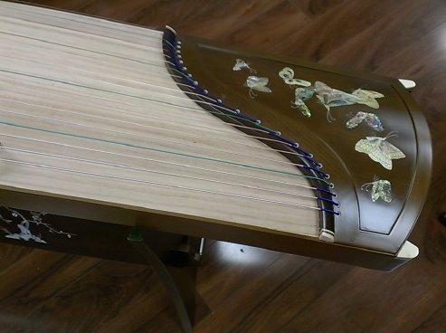 Tianyi Collection Golden-thread Nanmu Guzheng with Mica Inlay - Image 3
