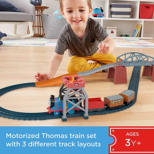 Fisher-Price Thomas & Friends 3-in-1 Package Pickup Train Set with motorized Thomas for preschoolers ages 3 years and older - Image 3