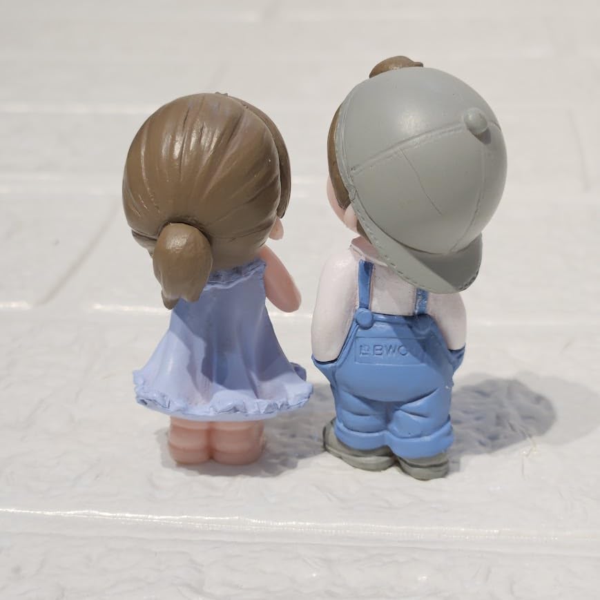 Image of Miniature Cute Couple Figurines, Decorative Dollhouse Accessories, Collectible Gift Set, Mini Garden Decoration